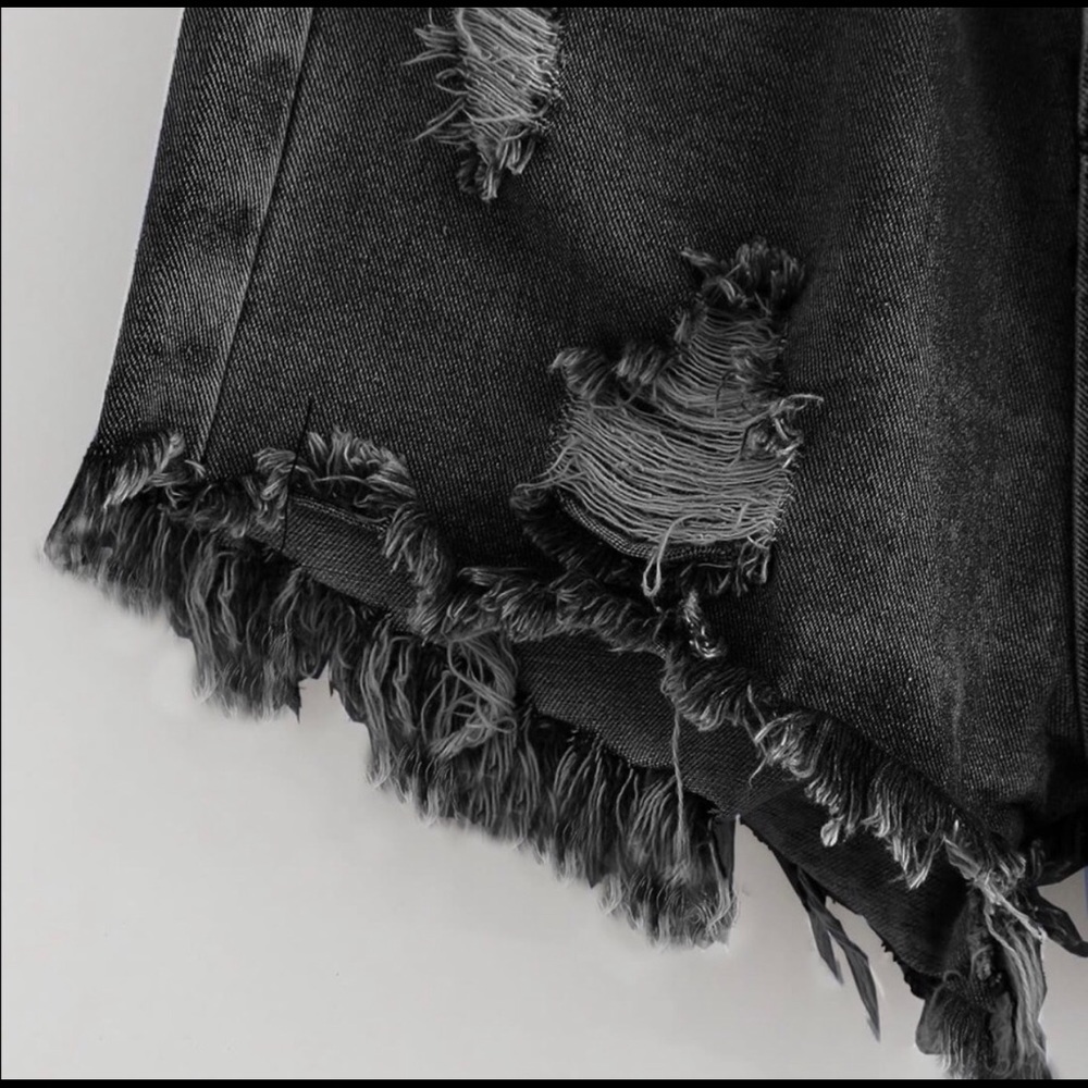 ♥️Dark Grey Distressed Denim Shorts♥️ - Picture 4 of 5